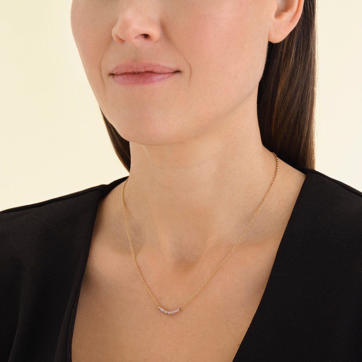 Collana con 5 pietre rosa leftcolumn