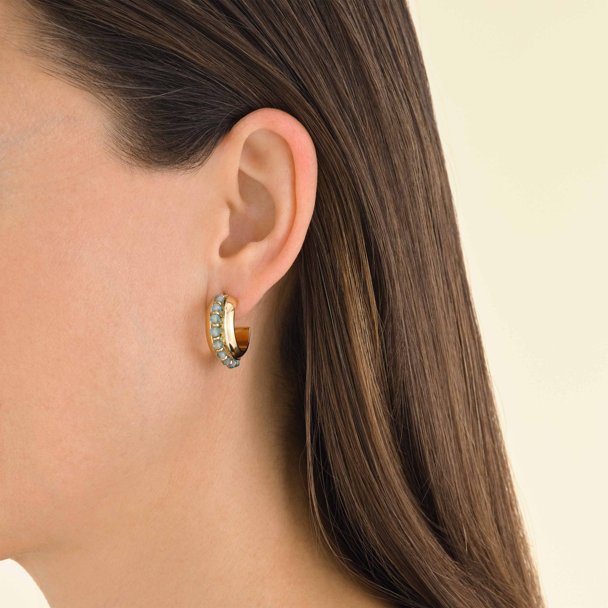 Orecchini con pietre blu leftcolumn