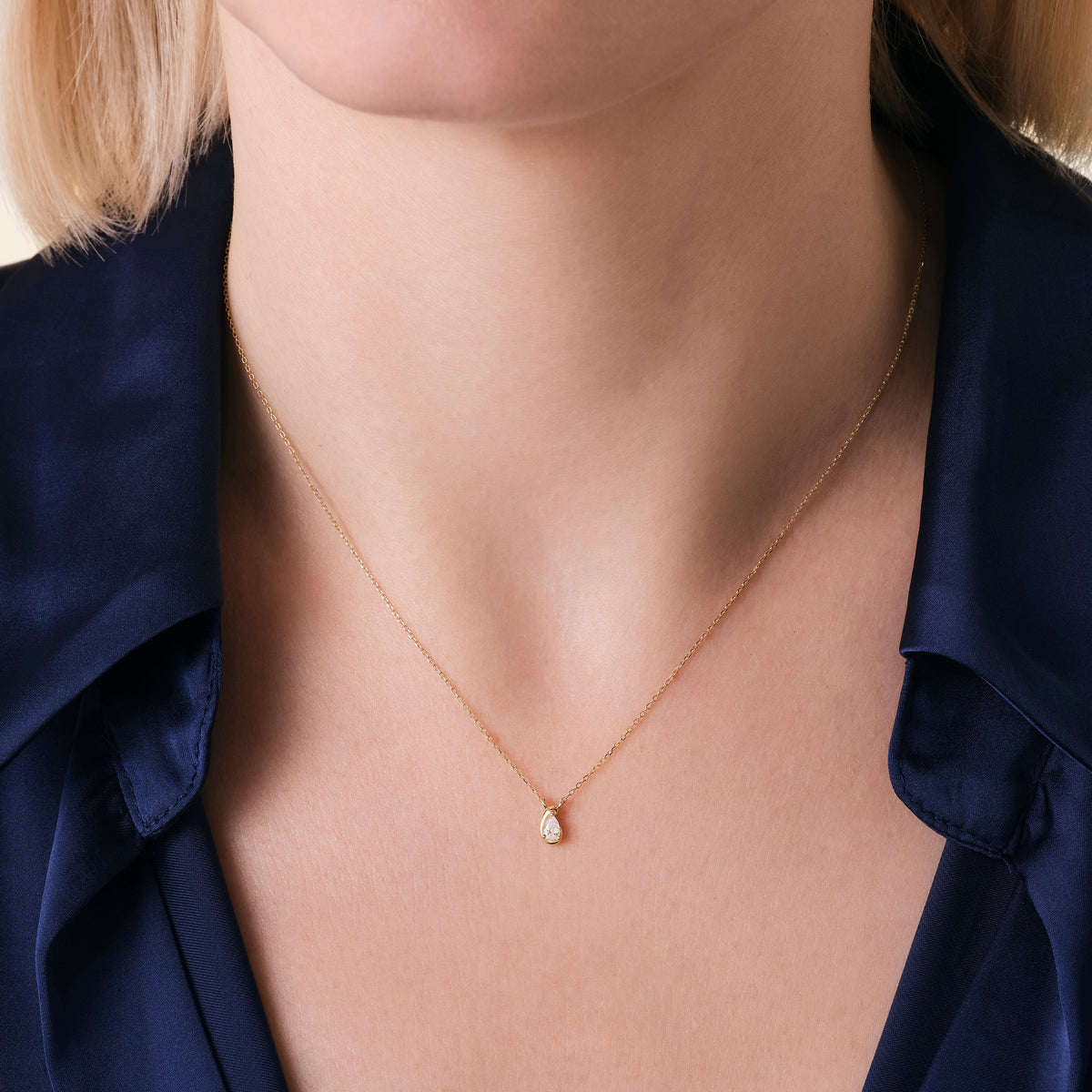 Collana Luna Pear leftcolumn