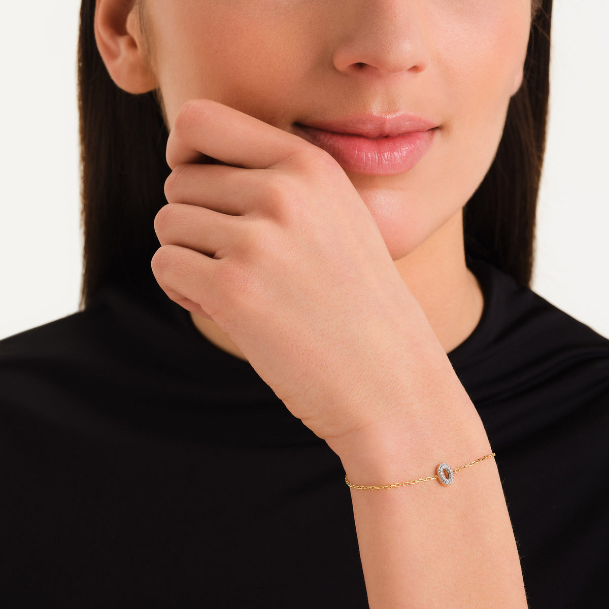 Bracciale Lettera O con cristalli leftcolumn