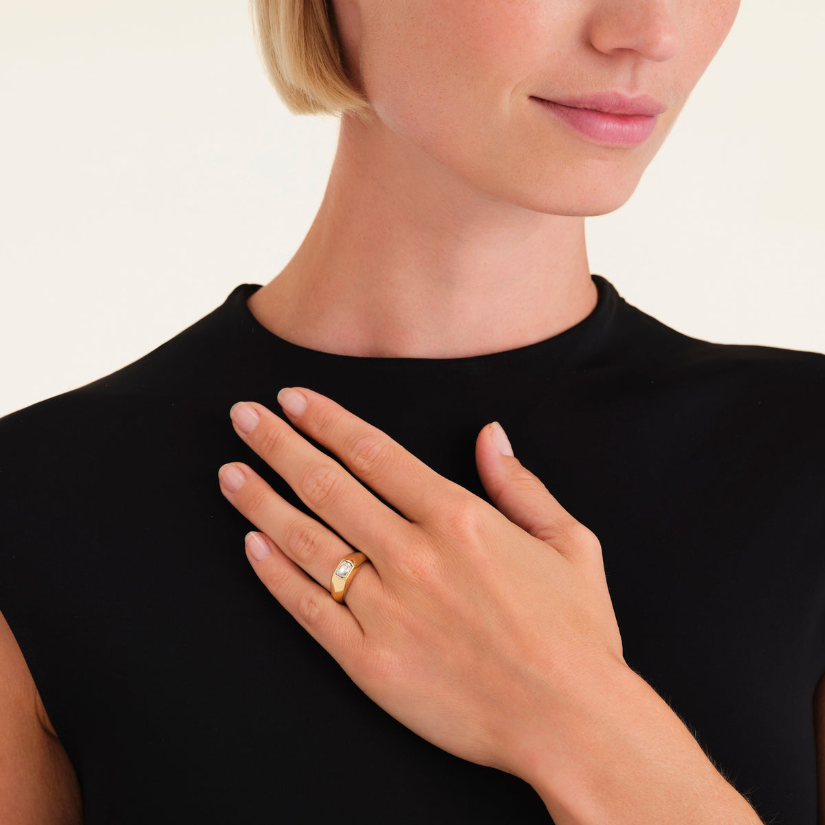 Anello octagon con zirconia leftcolumn