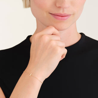 Initial Bracelet L leftcolumn
