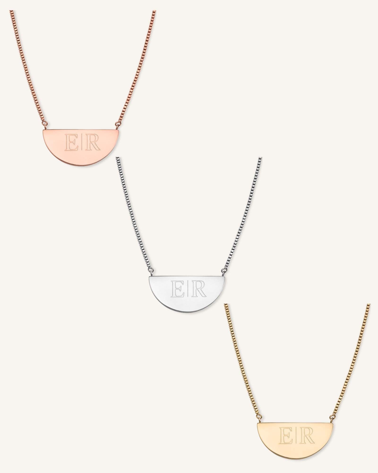 Collana con ciondolo a forma di mezzaluna stampata // Ciondolo a forma di luna in ottone con fiore intagliato // Collana con ciondolo Boho // Collana in ottone grezzo // Collana con luna - Italia Collana con ciondolo a forma di mezzaluna stampata // Ciondolo a forma di luna in ottone con fiore intagliato // Collana con ciondolo Boho // Collana in ottone grezzo // Collana con luna - Italia