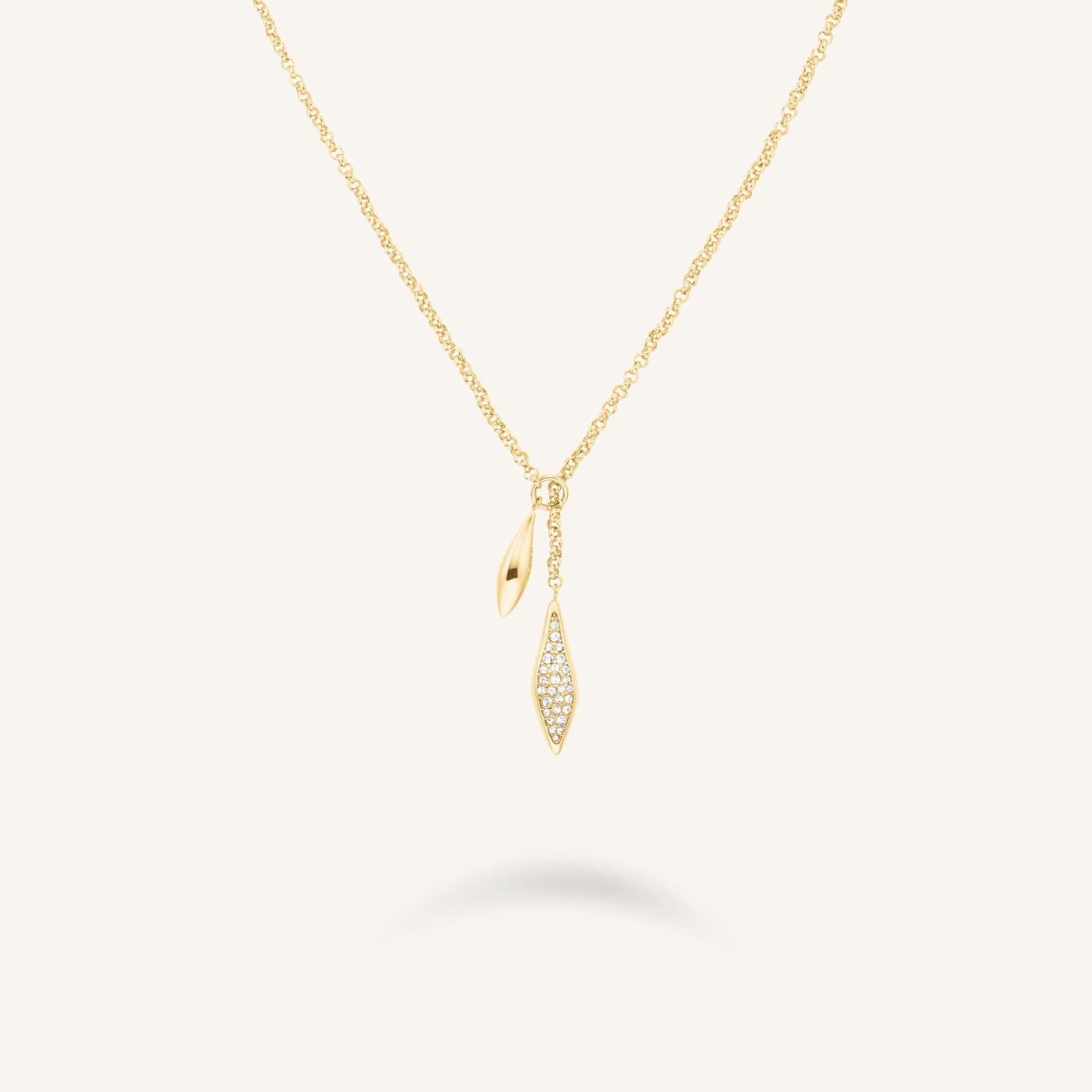 COLLANA CON INSERTO A FORMA DI CUORE CON PAVE' E ZIRCONI INCASSATI COLLANA CON INSERTO A FORMA DI CUORE CON PAVE' E ZIRCONI INCASSATI